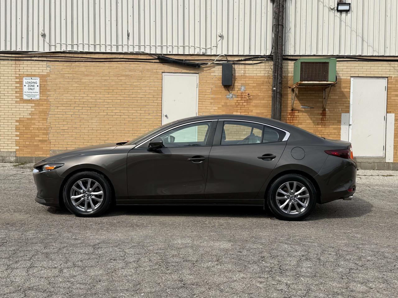 2019 Mazda 3 GS l 2 Sets of Wheels l Auto l FWD l CarPlay l ECO Photo