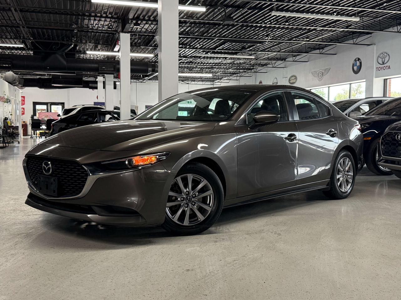 2019 Mazda 3 GS l 2 Sets of Wheels l Auto l FWD l CarPlay l ECO Photo