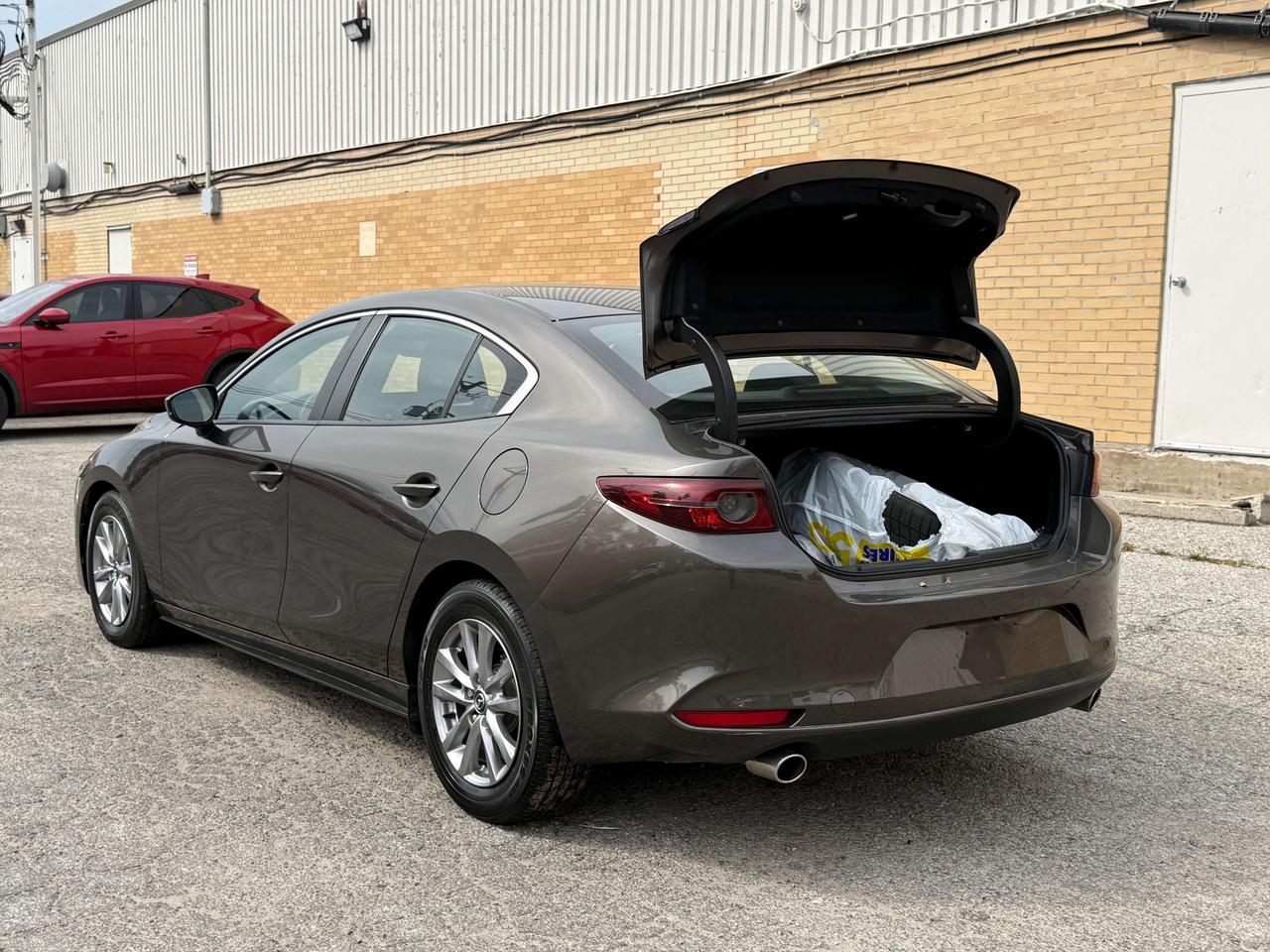 2019 Mazda 3 GS l 2 Sets of Wheels l Auto l FWD l CarPlay l ECO Photo
