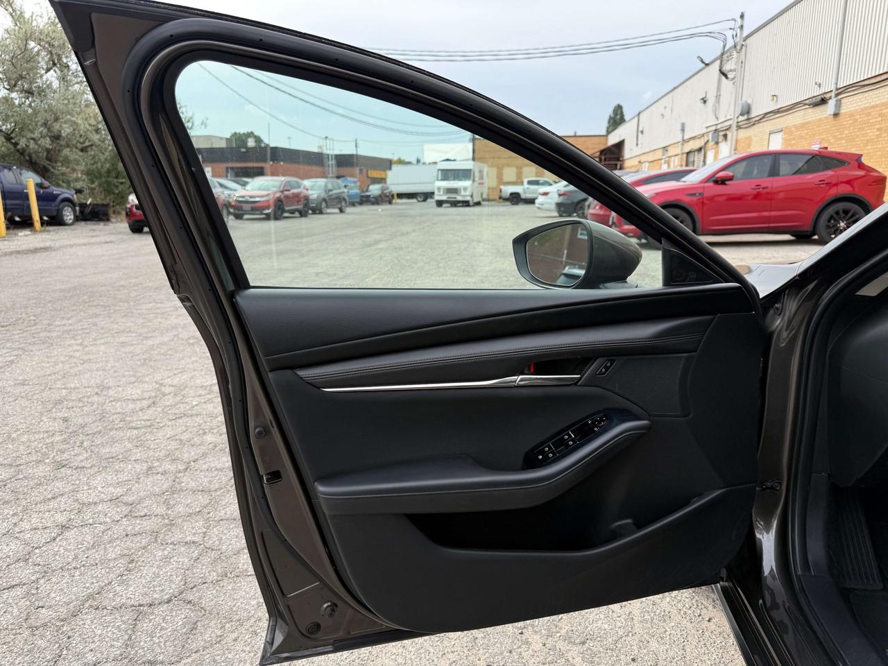 2019 Mazda 3 GS l 2 Sets of Wheels l Auto l FWD l CarPlay l ECO Photo