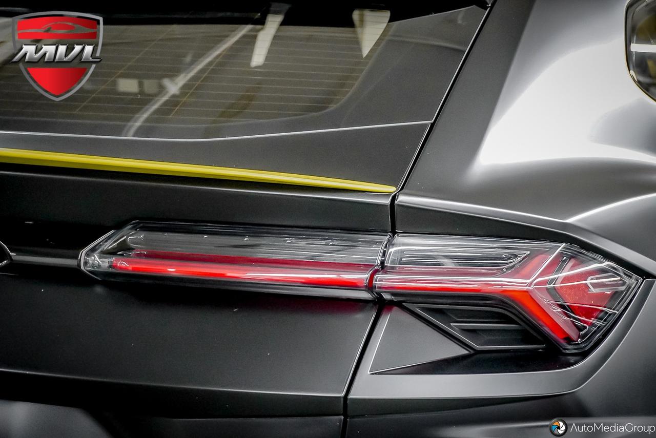 2022 Lamborghini Urus  Photo