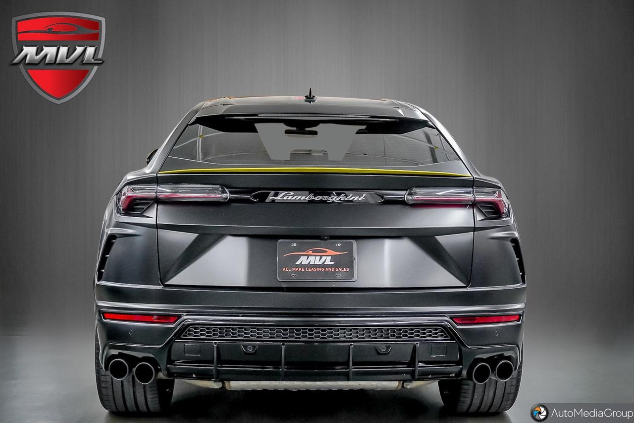 2022 Lamborghini Urus  Photo