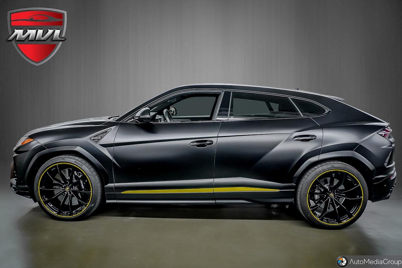 2022 Lamborghini Urus  Photo