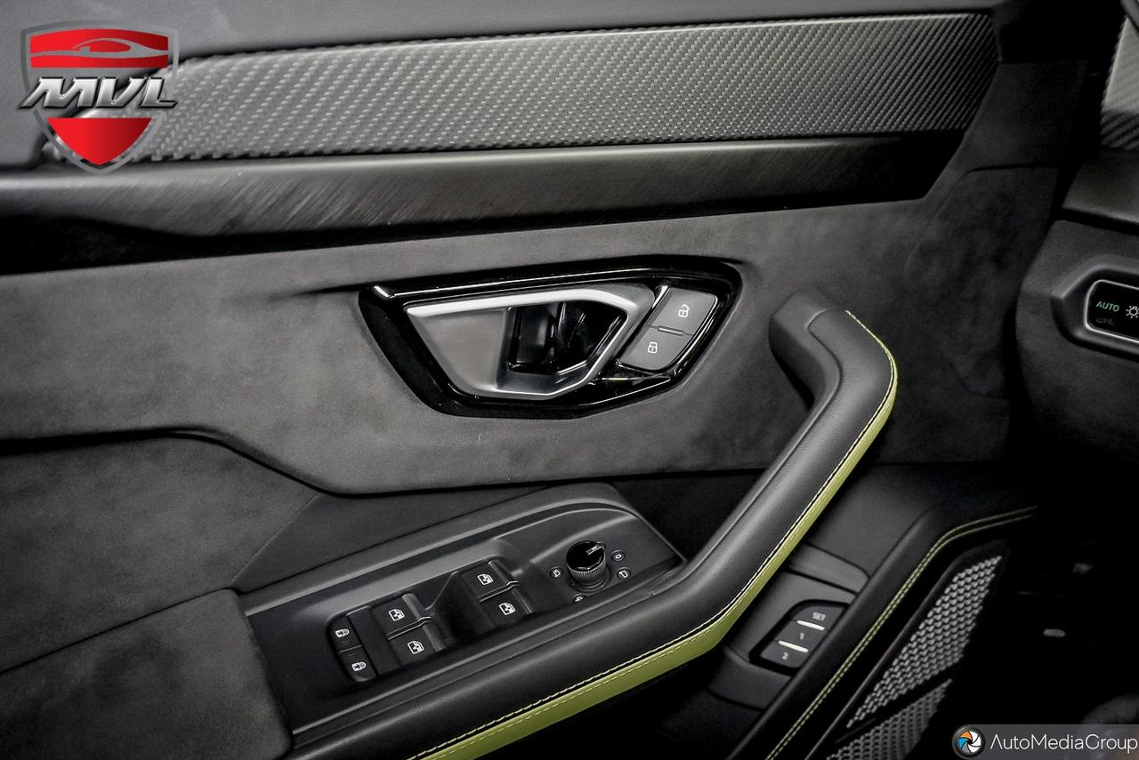 2022 Lamborghini Urus  Photo