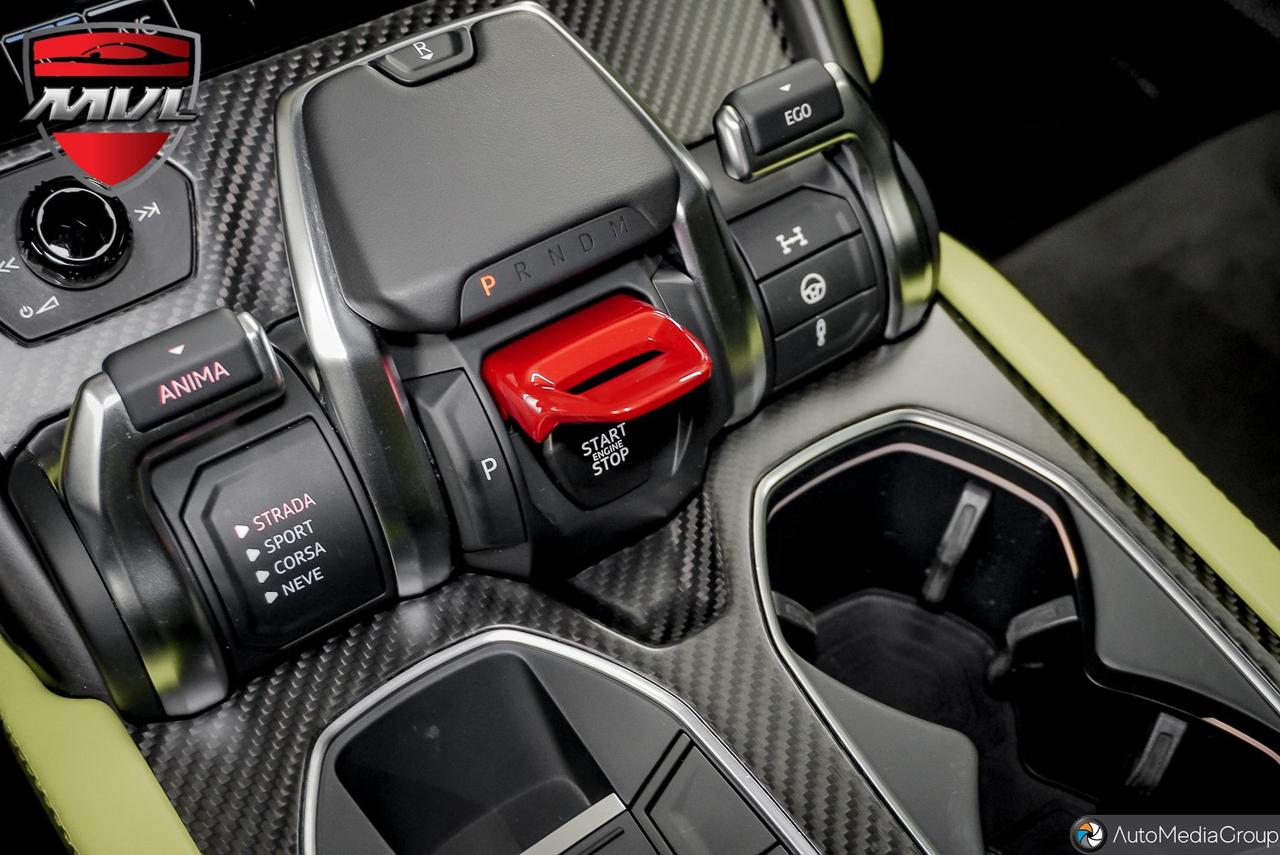 2022 Lamborghini Urus  Photo
