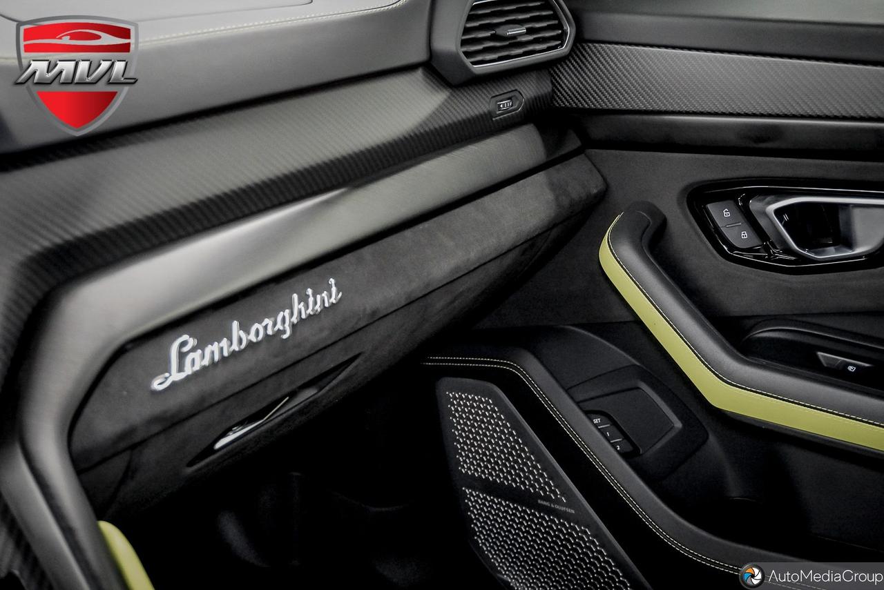 2022 Lamborghini Urus  Photo