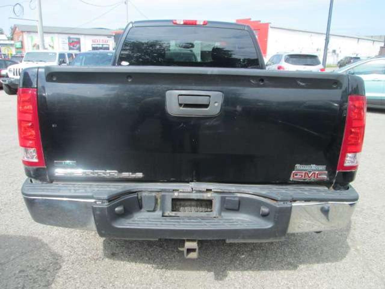 2011 GMC Sierra 1500 SLE, Local Trade, Liner, Alloy Wheels Photo4