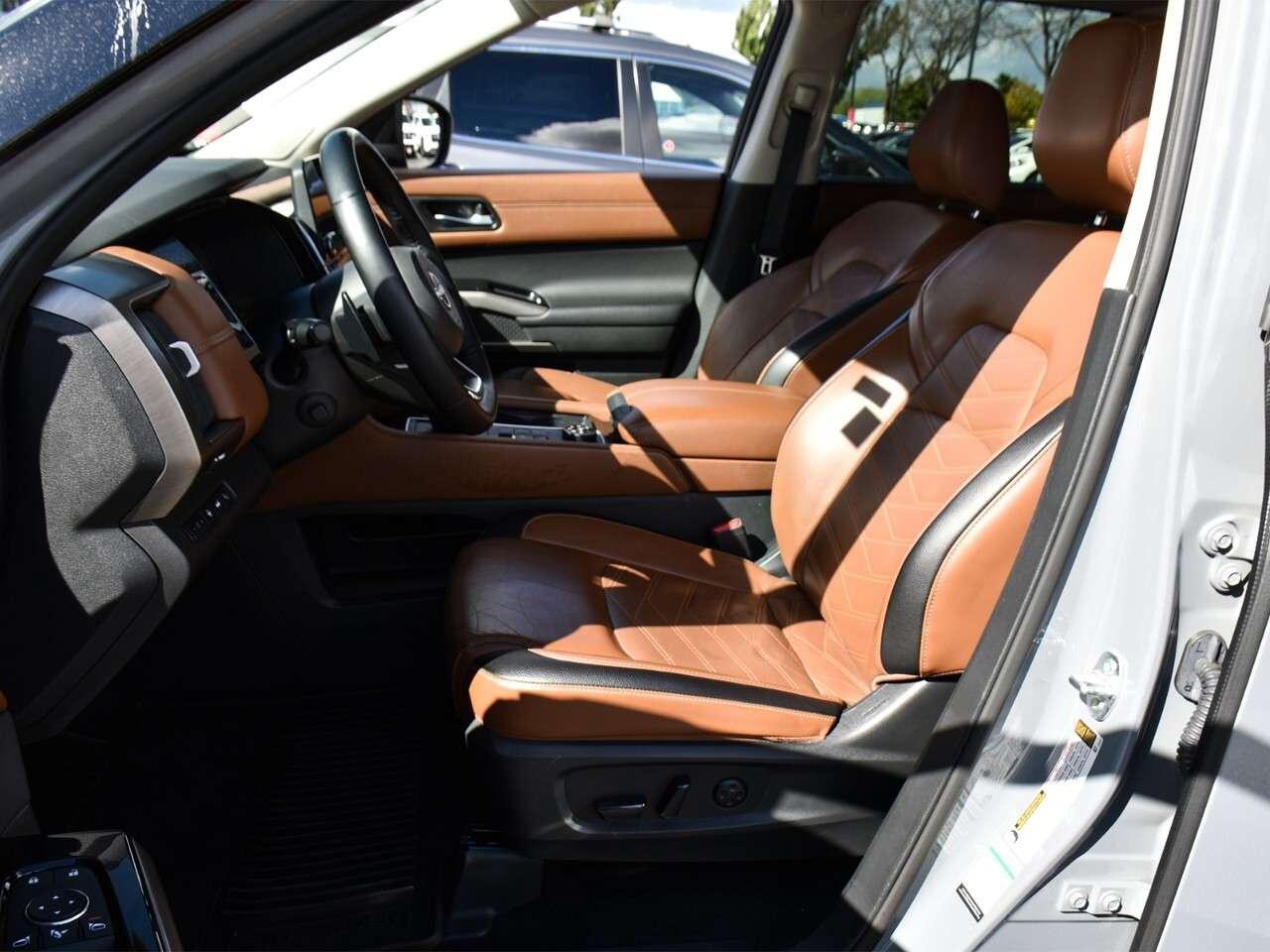 2024 Nissan Pathfinder FULLY LOADED, CAPTAINS CHAIRS, APPLE CARPLAY Photo