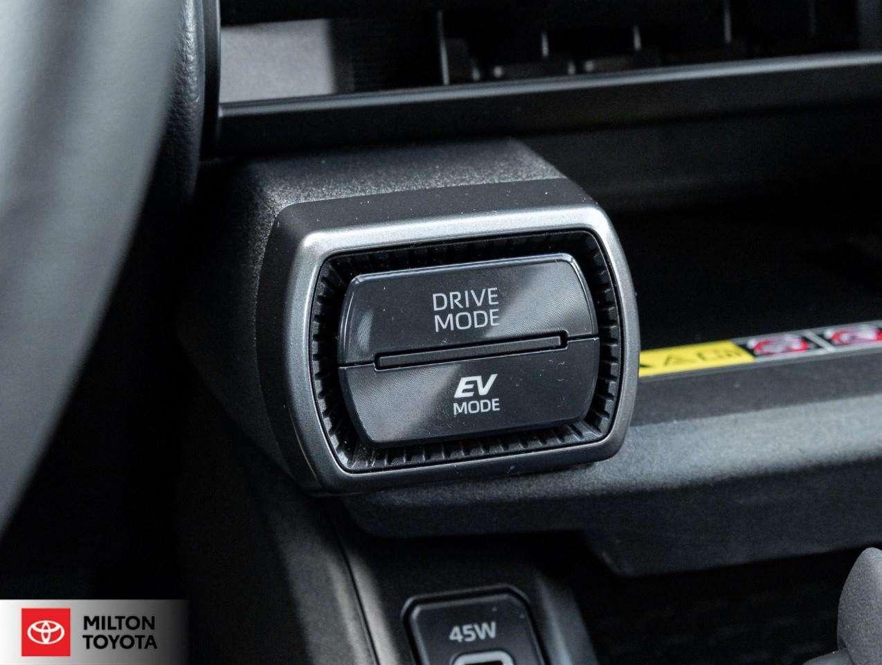 2026 Toyota RAV4 LEATHER 10.5 TOUCHSCREEN WIRELESS CARPLAY ANDROID AUTO POWER SEAT HEATED STEERING TCUV XLE Photo
