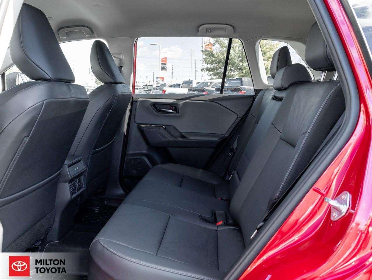 2026 Toyota RAV4 LEATHER 10.5 TOUCHSCREEN WIRELESS CARPLAY ANDROID AUTO POWER SEAT HEATED STEERING TCUV XLE Photo