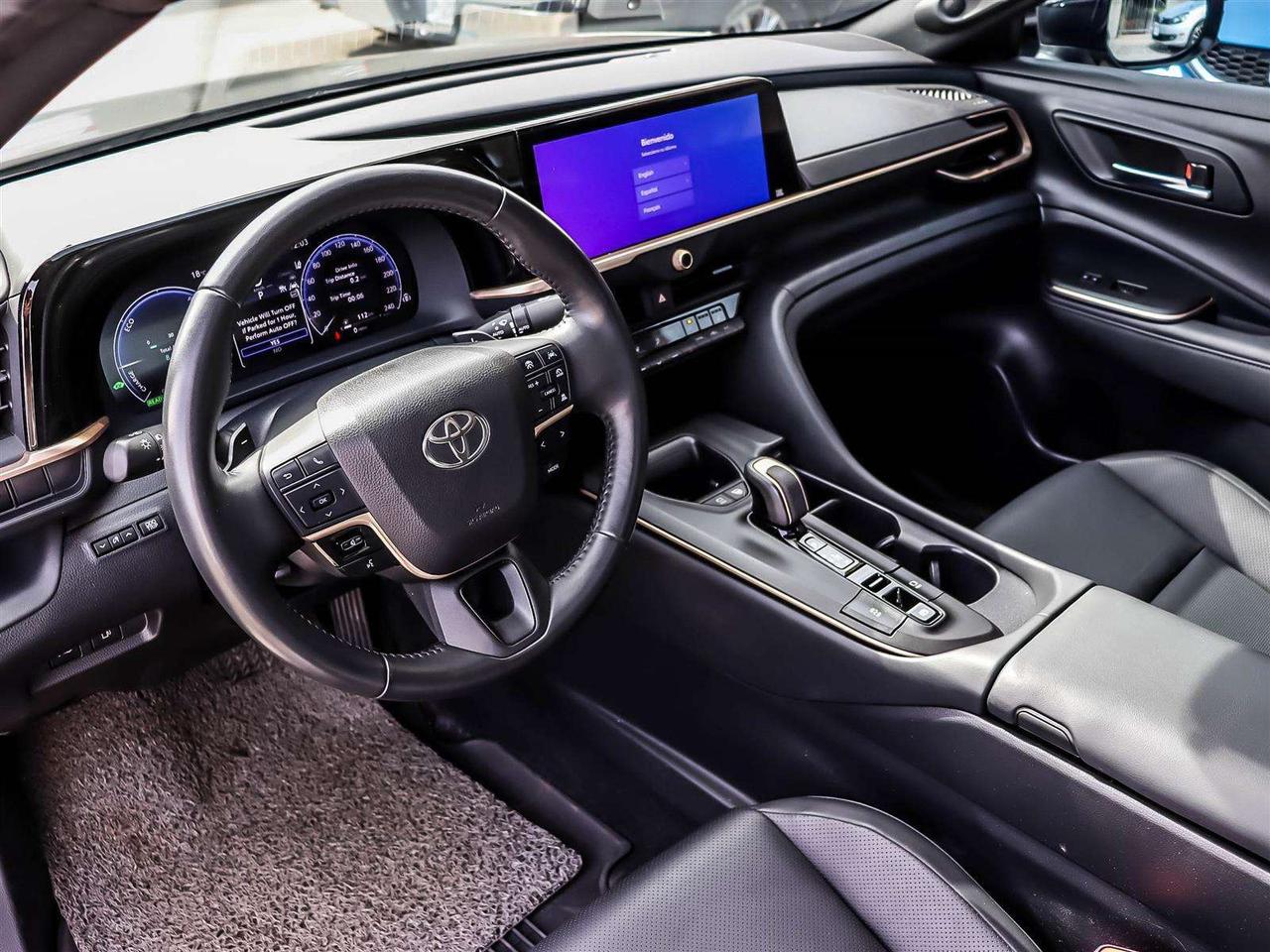 2023 Toyota Crown PLATINUM HYBRID AWD PANORAMIC ROOF NAVI Photo