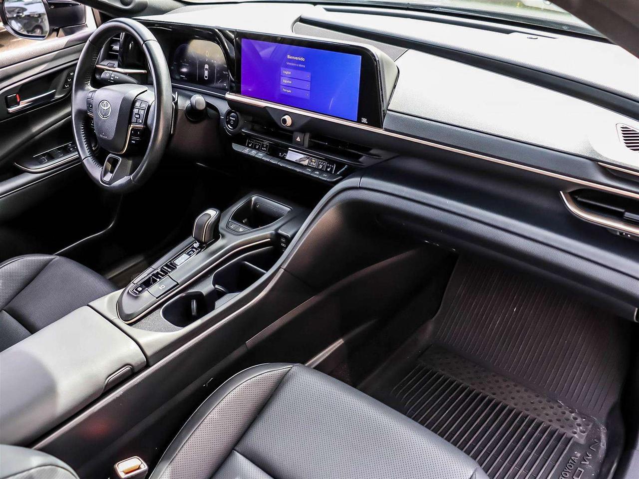 2023 Toyota Crown PLATINUM HYBRID AWD PANORAMIC ROOF NAVI Photo