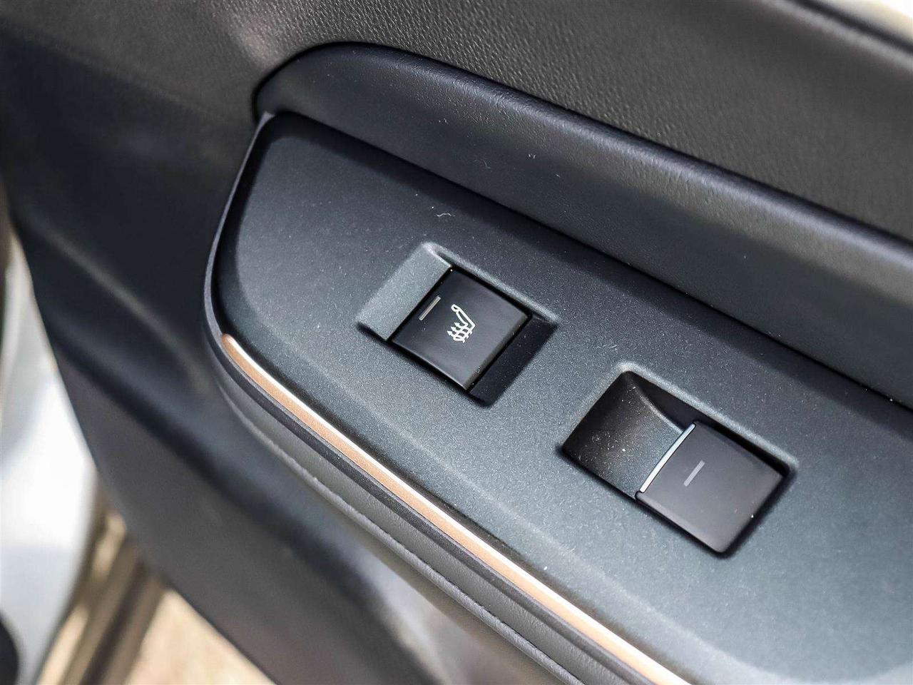 2023 Toyota Crown PLATINUM HYBRID AWD PANORAMIC ROOF NAVI Photo
