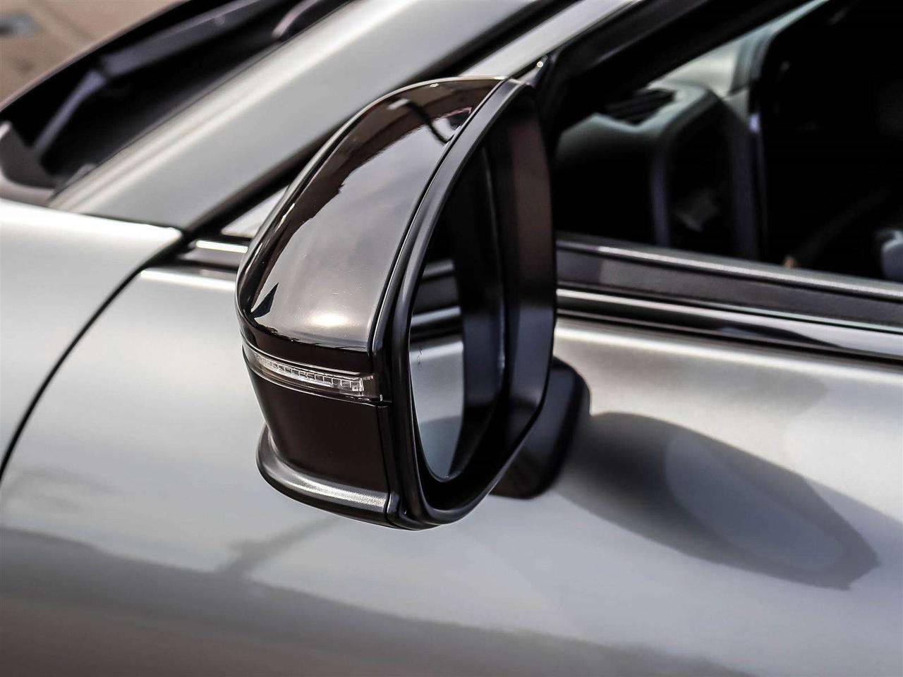 2023 Toyota Crown PLATINUM HYBRID AWD PANORAMIC ROOF NAVI Photo