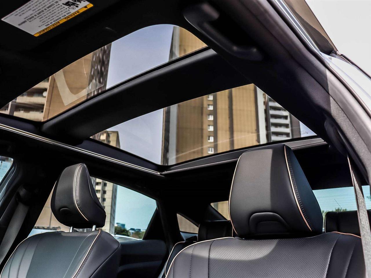 2023 Toyota Crown PLATINUM HYBRID AWD PANORAMIC ROOF NAVI Photo