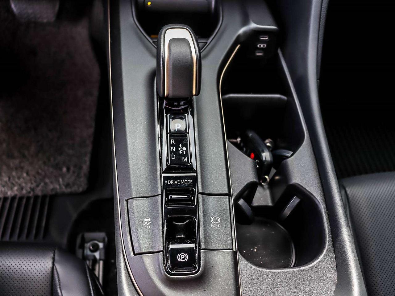 2023 Toyota Crown PLATINUM HYBRID AWD PANORAMIC ROOF NAVI Photo