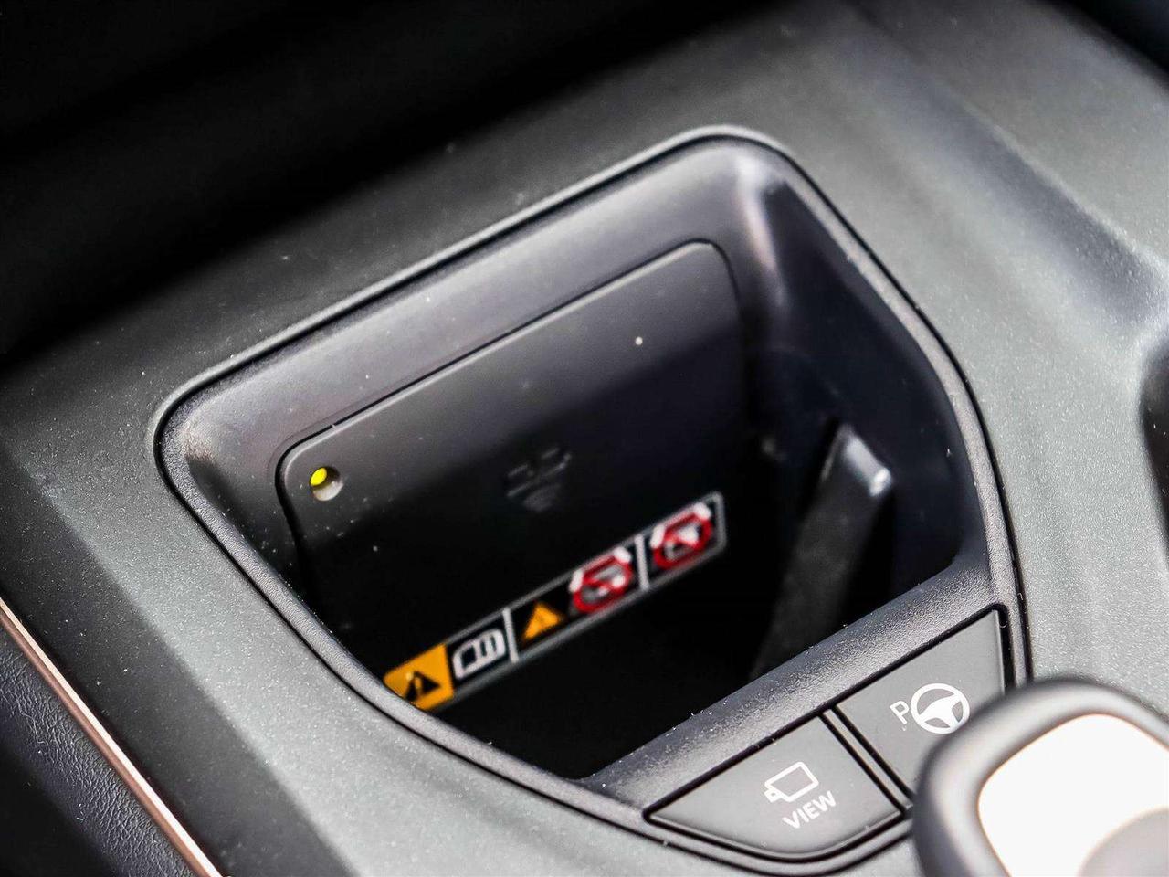 2023 Toyota Crown PLATINUM HYBRID AWD PANORAMIC ROOF NAVI Photo