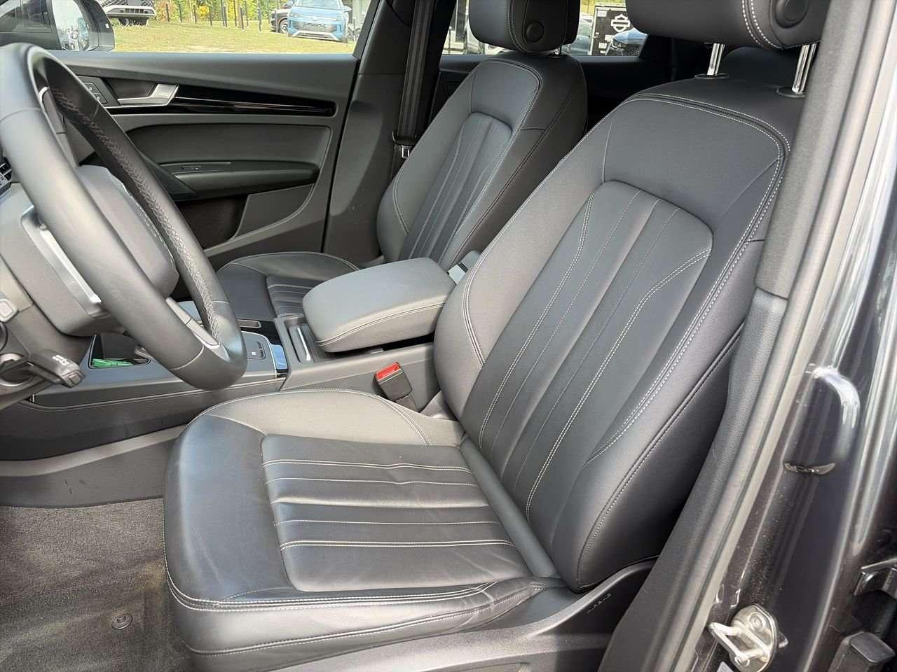 2023 Audi Q5 45 2.0T Komfort quattro 7sp S Tronic Keyless Start  Alloy Wheels  Leather  Apple/Android CarPlay Photo