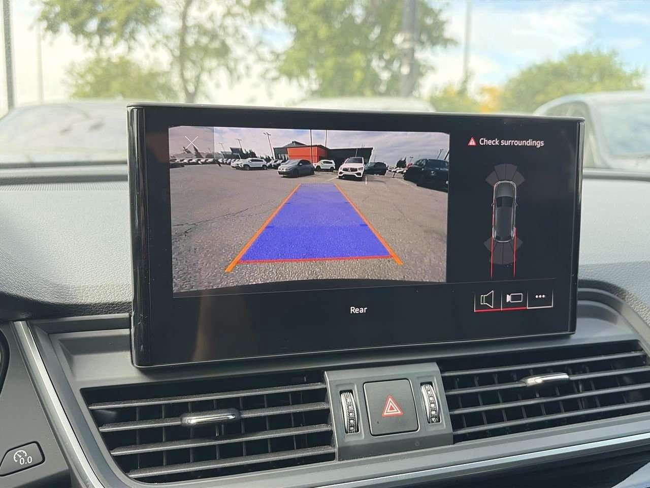 2023 Audi Q5 45 2.0T Komfort quattro 7sp S Tronic Keyless Start  Alloy Wheels  Leather  Apple/Android CarPlay Photo