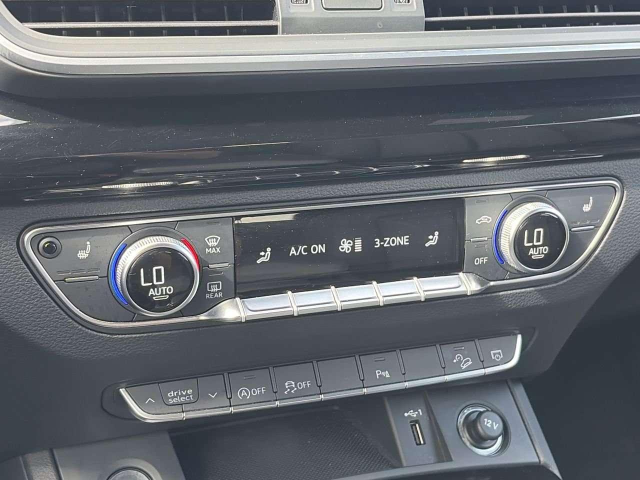 2023 Audi Q5 45 2.0T Komfort quattro 7sp S Tronic Keyless Start  Alloy Wheels  Leather  Apple/Android CarPlay Photo