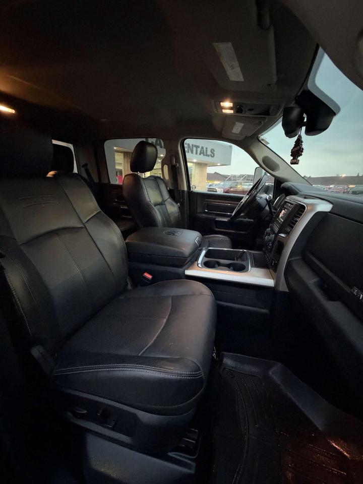 2018 RAM 3500 Laramie 4x4 Crew Cab 8' Box Photo