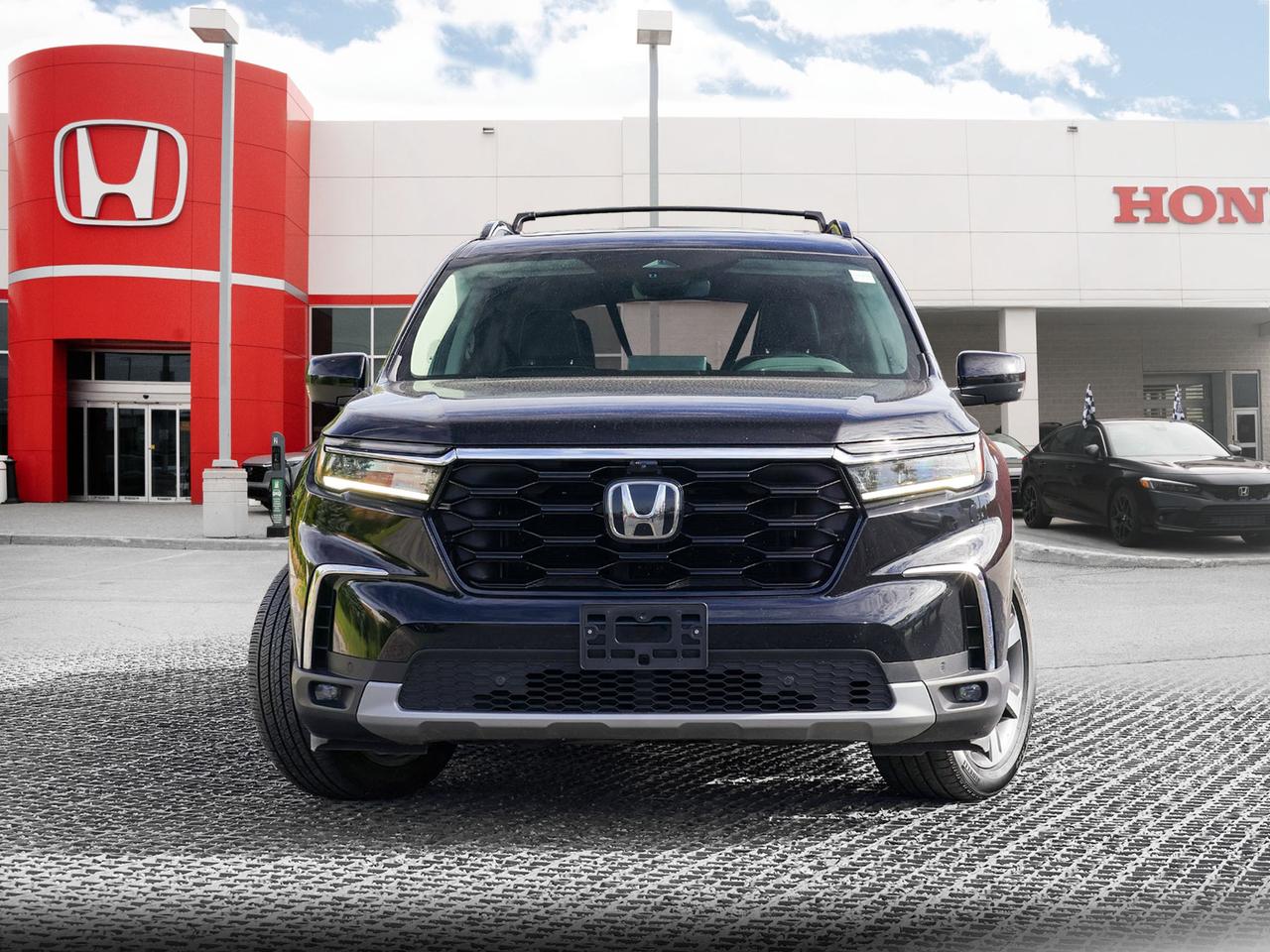 2024 Honda Pilot Touring 4dr All-Wheel Drive Photo5