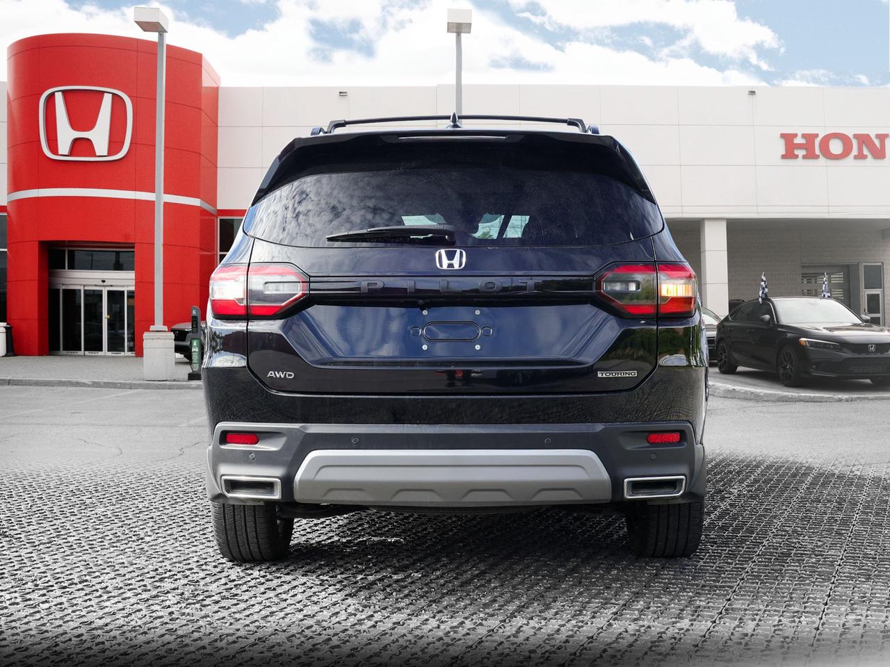 2024 Honda Pilot Touring 4dr All-Wheel Drive Photo