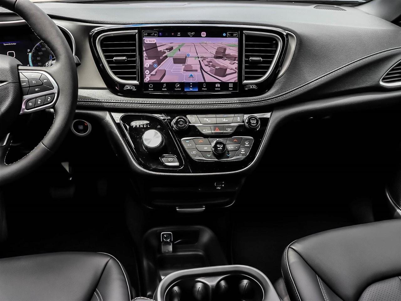 2027 Chrysler Pacifica Select AWD Photo