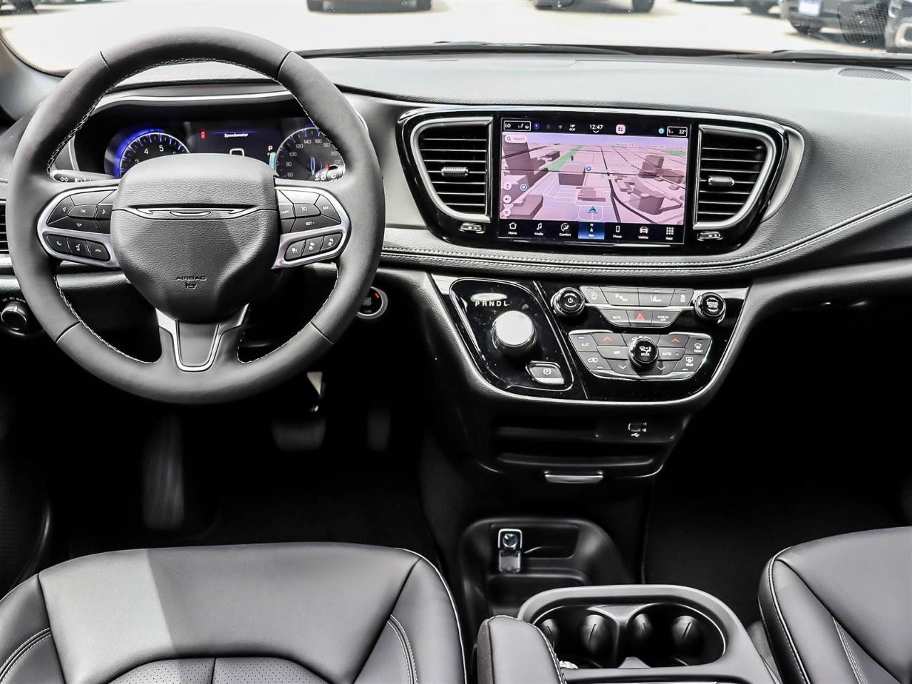 2027 Chrysler Pacifica Select AWD Photo