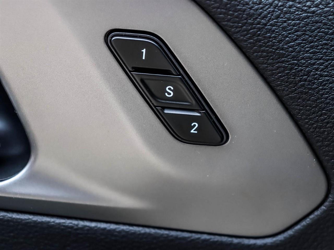 2027 Chrysler Pacifica Select AWD Photo