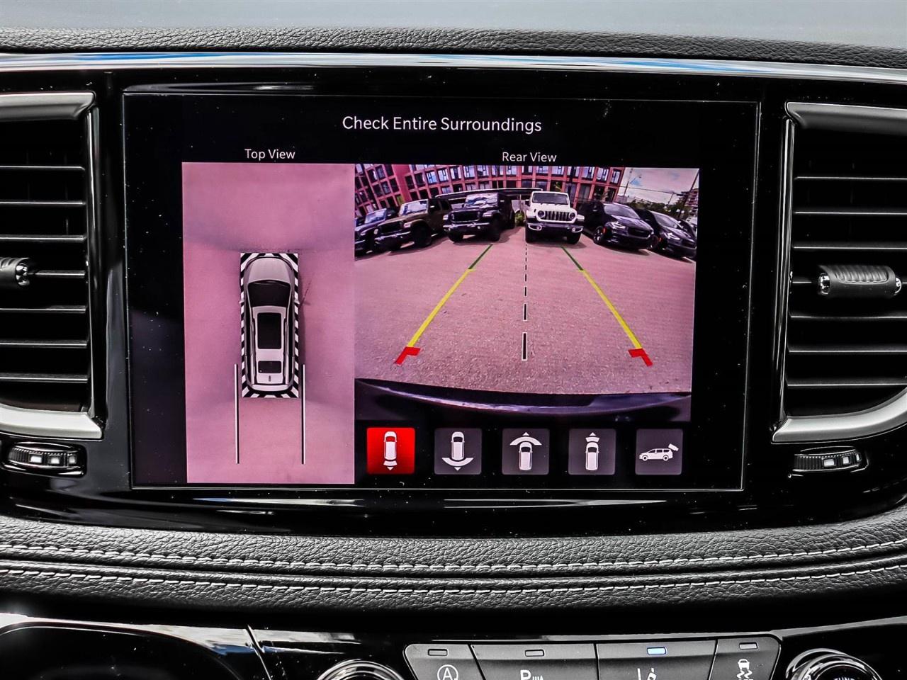 2027 Chrysler Pacifica Select AWD Photo
