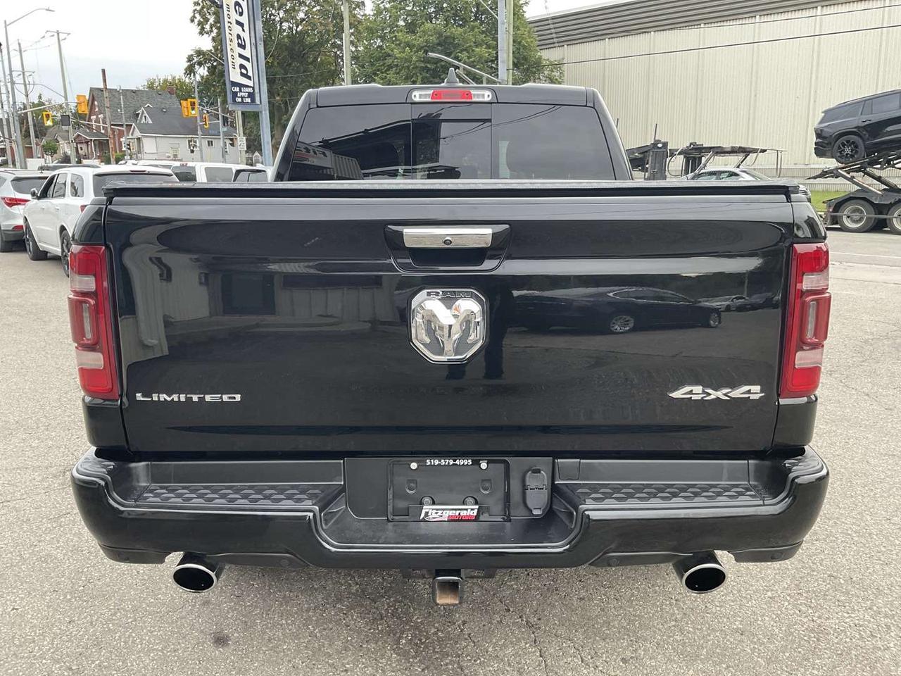 2022 RAM 1500 Limited Crew Cab SWB 4WD - LEATHER! NAV! BACK-UP CAM! BSM! PANO ROOF! Photo