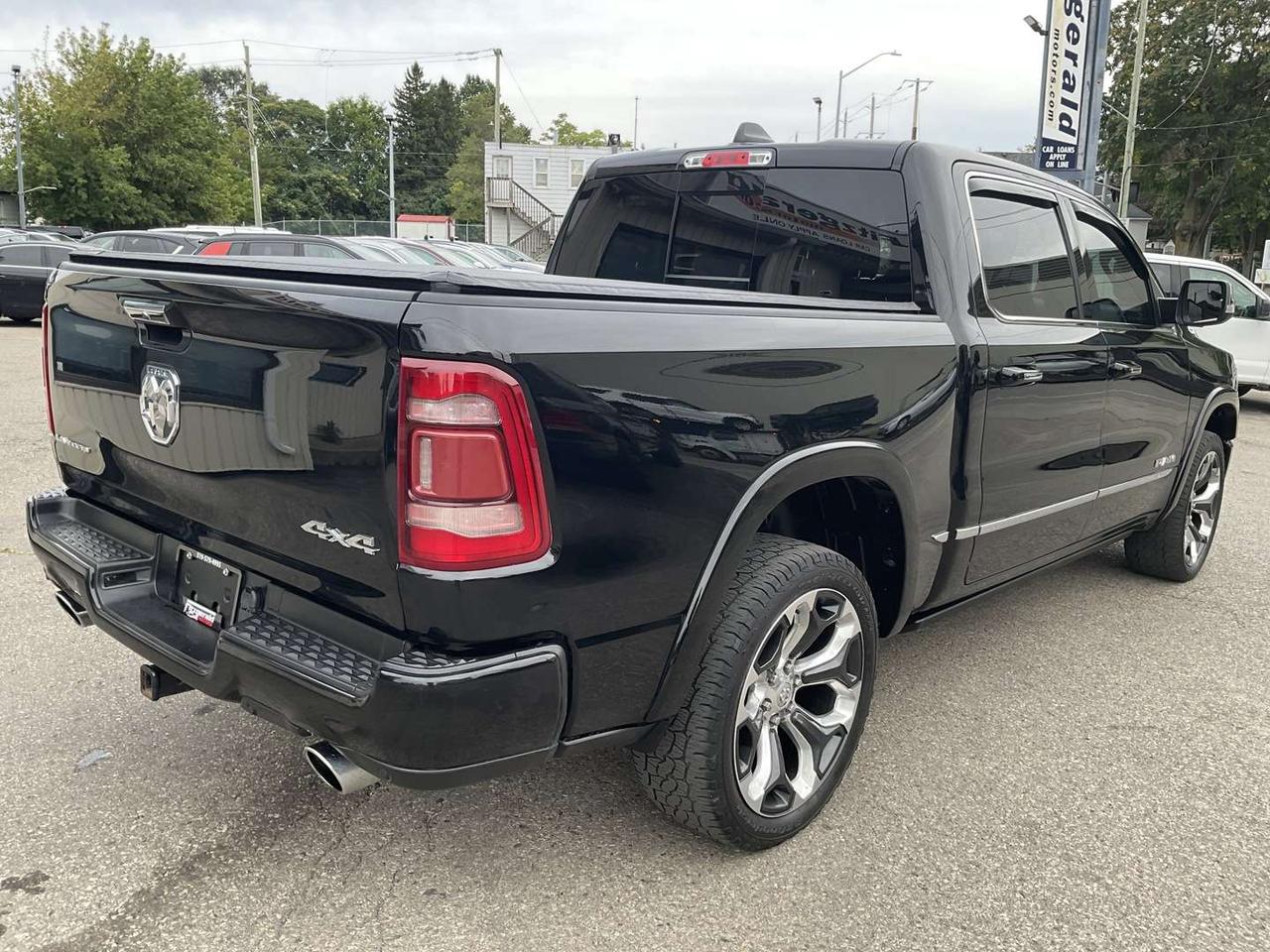 2022 RAM 1500 Limited Crew Cab SWB 4WD - LEATHER! NAV! BACK-UP CAM! BSM! PANO ROOF! Photo