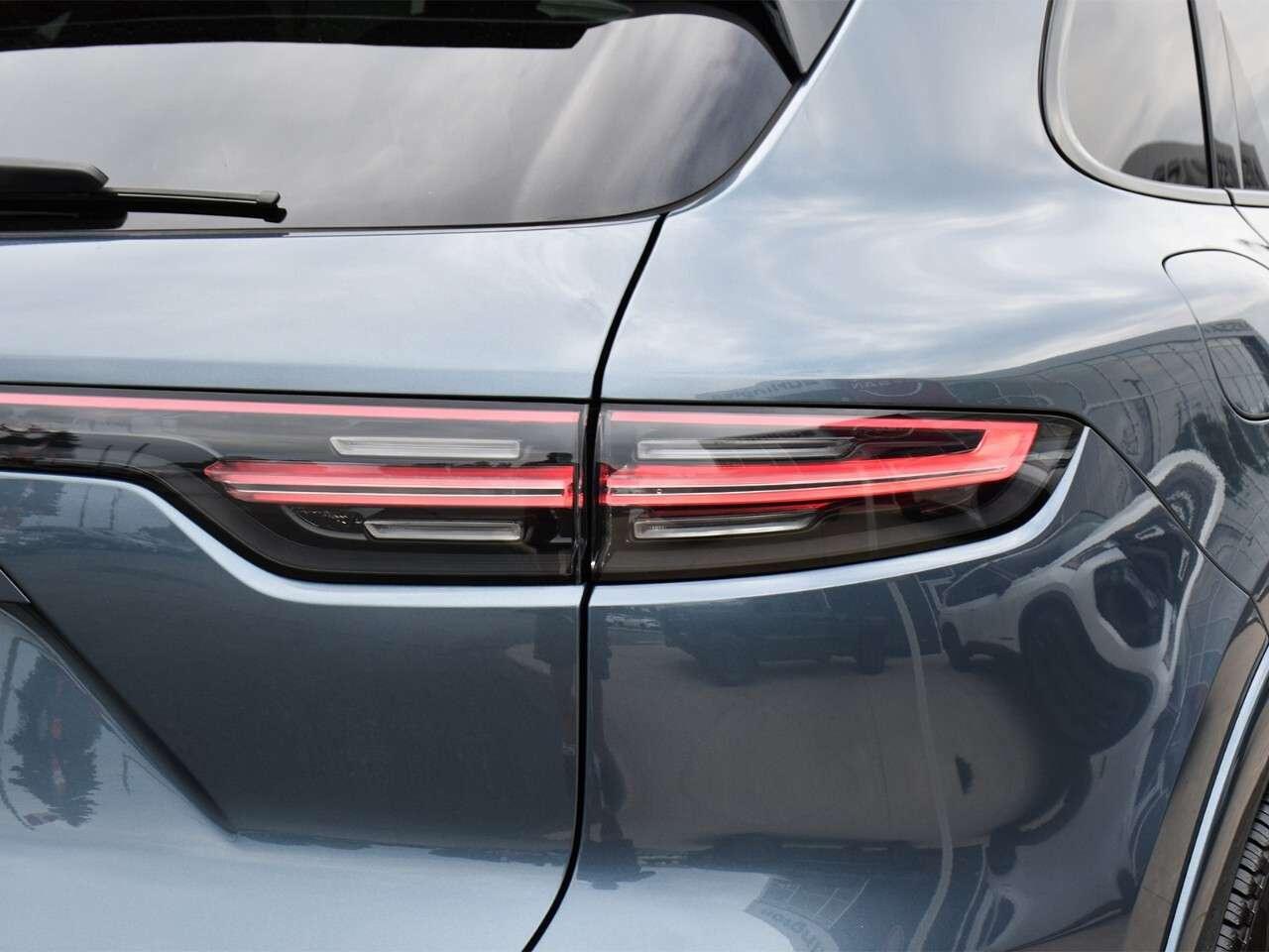 2019 Porsche Cayenne LOW KMS, BI-TURBO, 2 SETS OF PORSCHE ALLOYS Photo