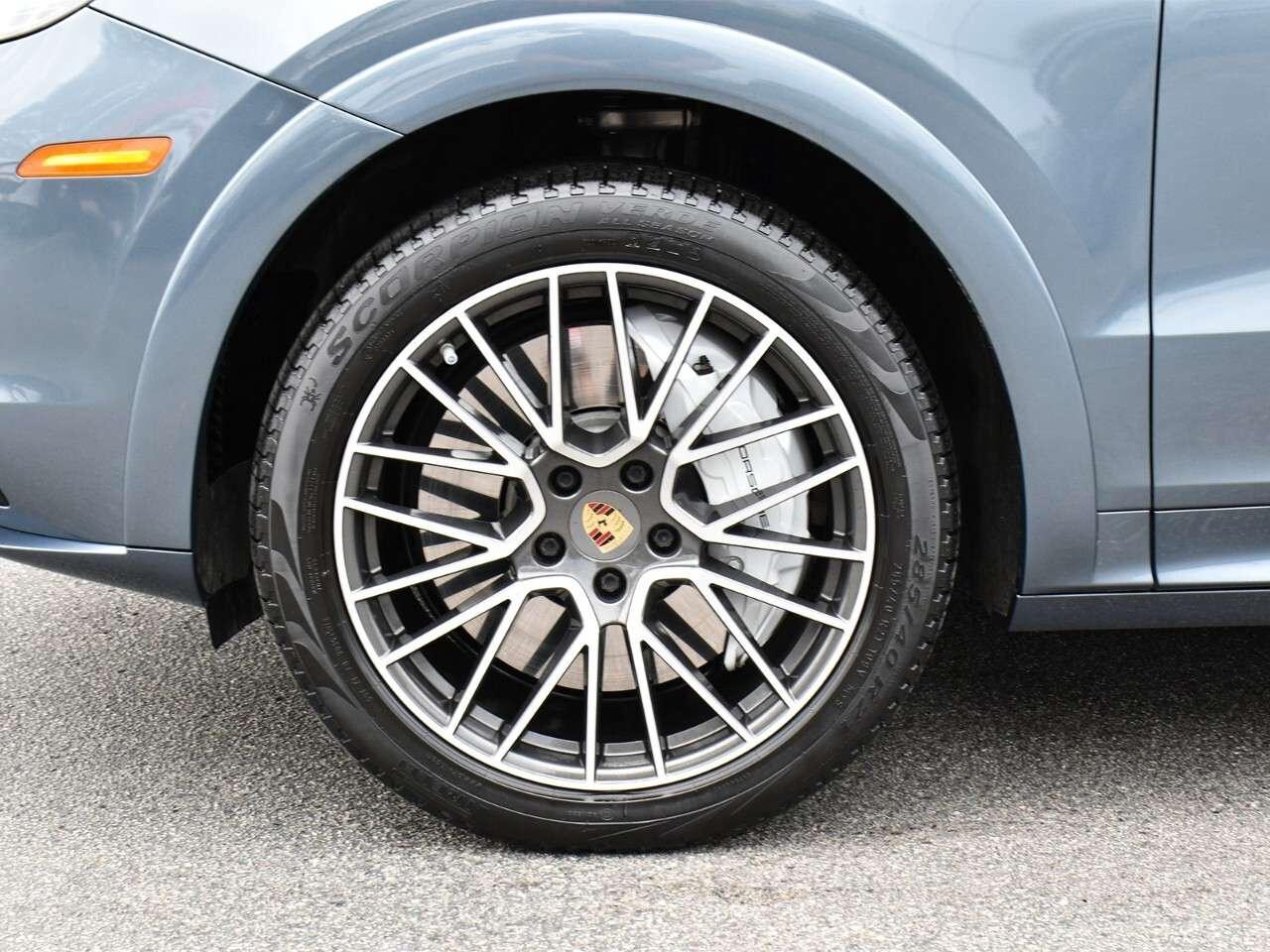 2019 Porsche Cayenne LOW KMS, BI-TURBO, 2 SETS OF PORSCHE ALLOYS Photo