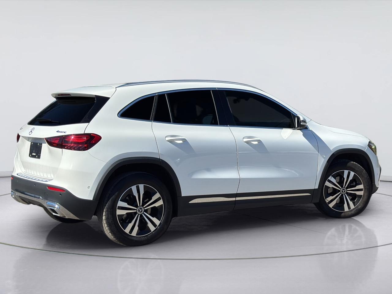 2026 Mercedes-Benz GLA 4MATIC Photo4