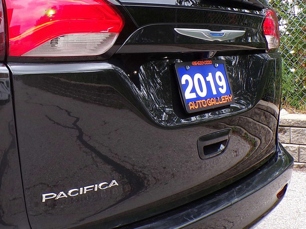 2019 Chrysler Pacifica TOURING STOW&GO 7-PASS CAMERA PWR SLIDING DOORS R. START Photo