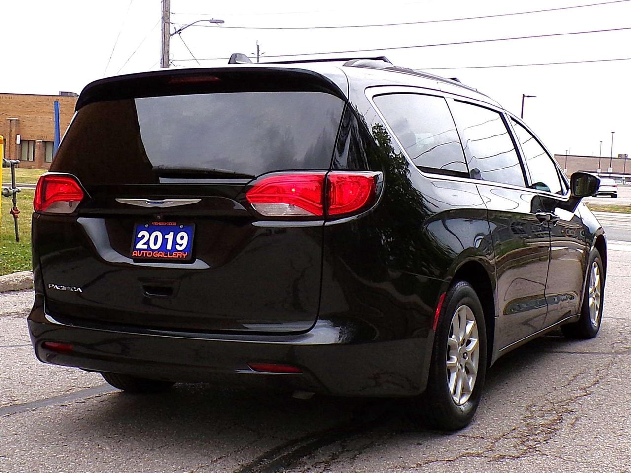 2019 Chrysler Pacifica TOURING STOW&GO 7-PASS CAMERA PWR SLIDING DOORS R. START Photo