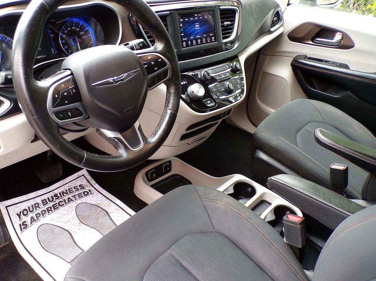 2019 Chrysler Pacifica TOURING STOW&GO 7-PASS CAMERA PWR SLIDING DOORS R. START Photo