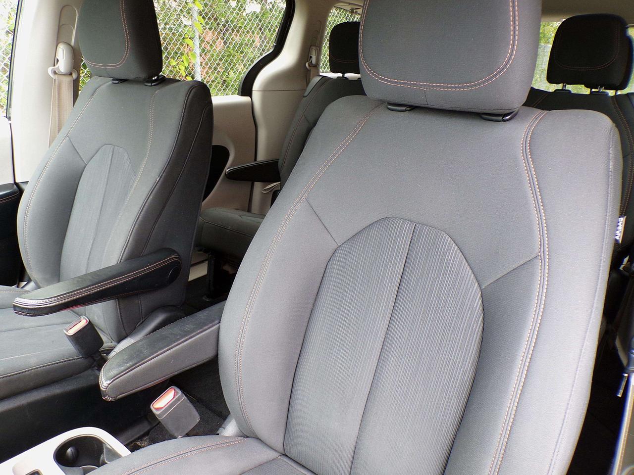 2019 Chrysler Pacifica TOURING STOW&GO 7-PASS CAMERA PWR SLIDING DOORS R. START Photo