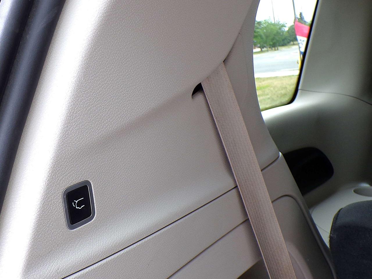 2019 Chrysler Pacifica TOURING STOW&GO 7-PASS CAMERA PWR SLIDING DOORS R. START Photo