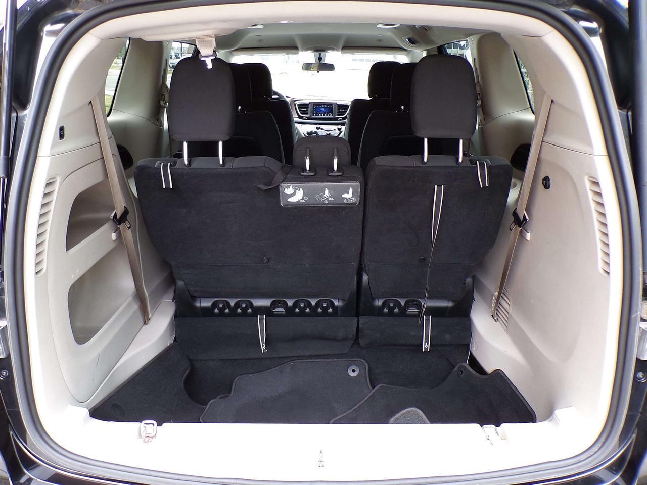 2019 Chrysler Pacifica TOURING STOW&GO 7-PASS CAMERA PWR SLIDING DOORS R. START Photo