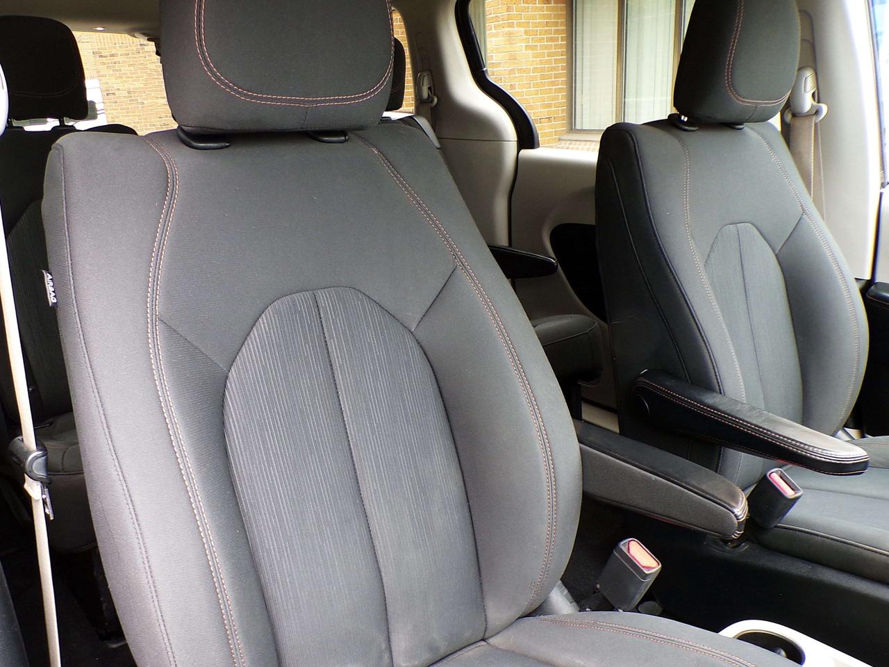 2019 Chrysler Pacifica TOURING STOW&GO 7-PASS CAMERA PWR SLIDING DOORS R. START Photo