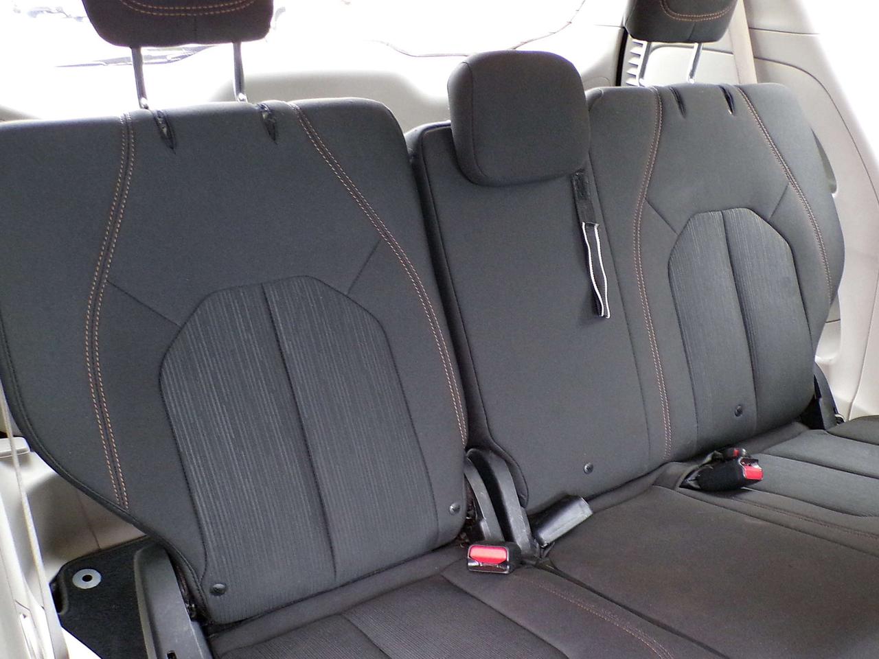 2019 Chrysler Pacifica TOURING STOW&GO 7-PASS CAMERA PWR SLIDING DOORS R. START Photo