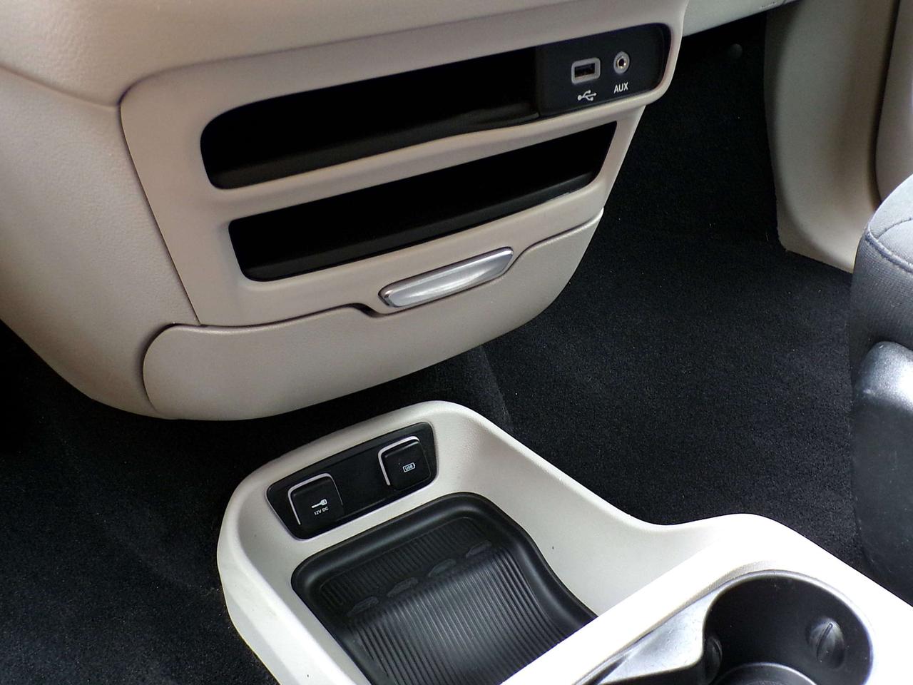 2019 Chrysler Pacifica TOURING STOW&GO 7-PASS CAMERA PWR SLIDING DOORS R. START Photo