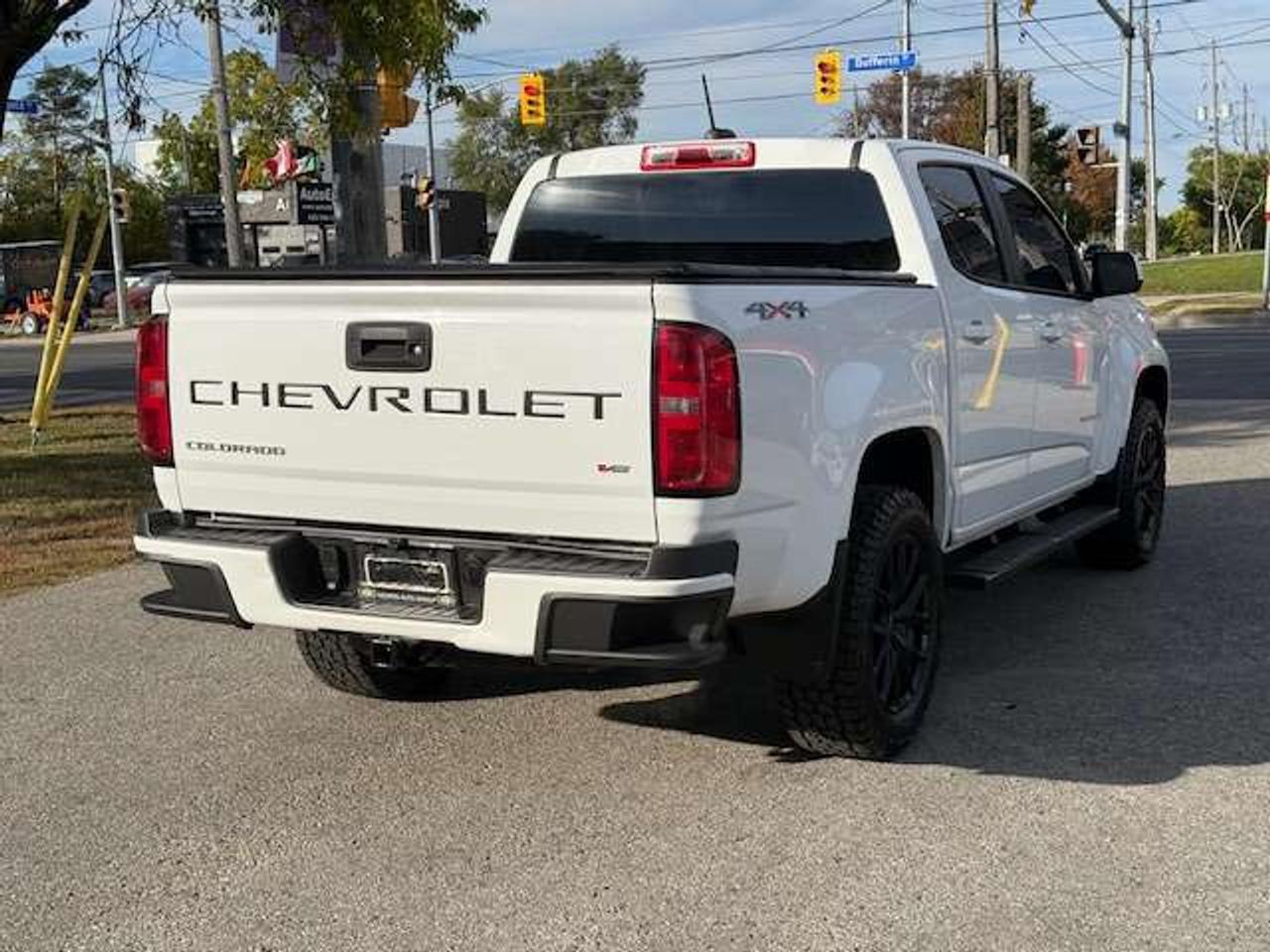 2021 Chevrolet Colorado 4x4 CrewCab Certified CleanCarfax Tonneau Cover Photo