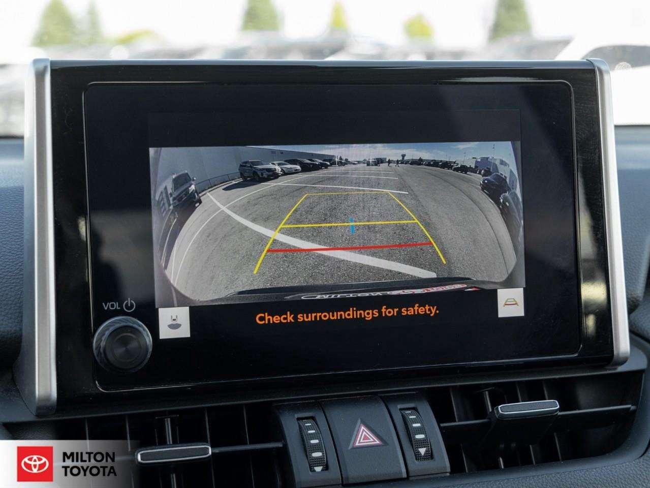 2024 Toyota RAV4 XLE PREMIUM AWD LEATHER SEATING SUNROOF CARPLAY ONE OWNER XLE Photo