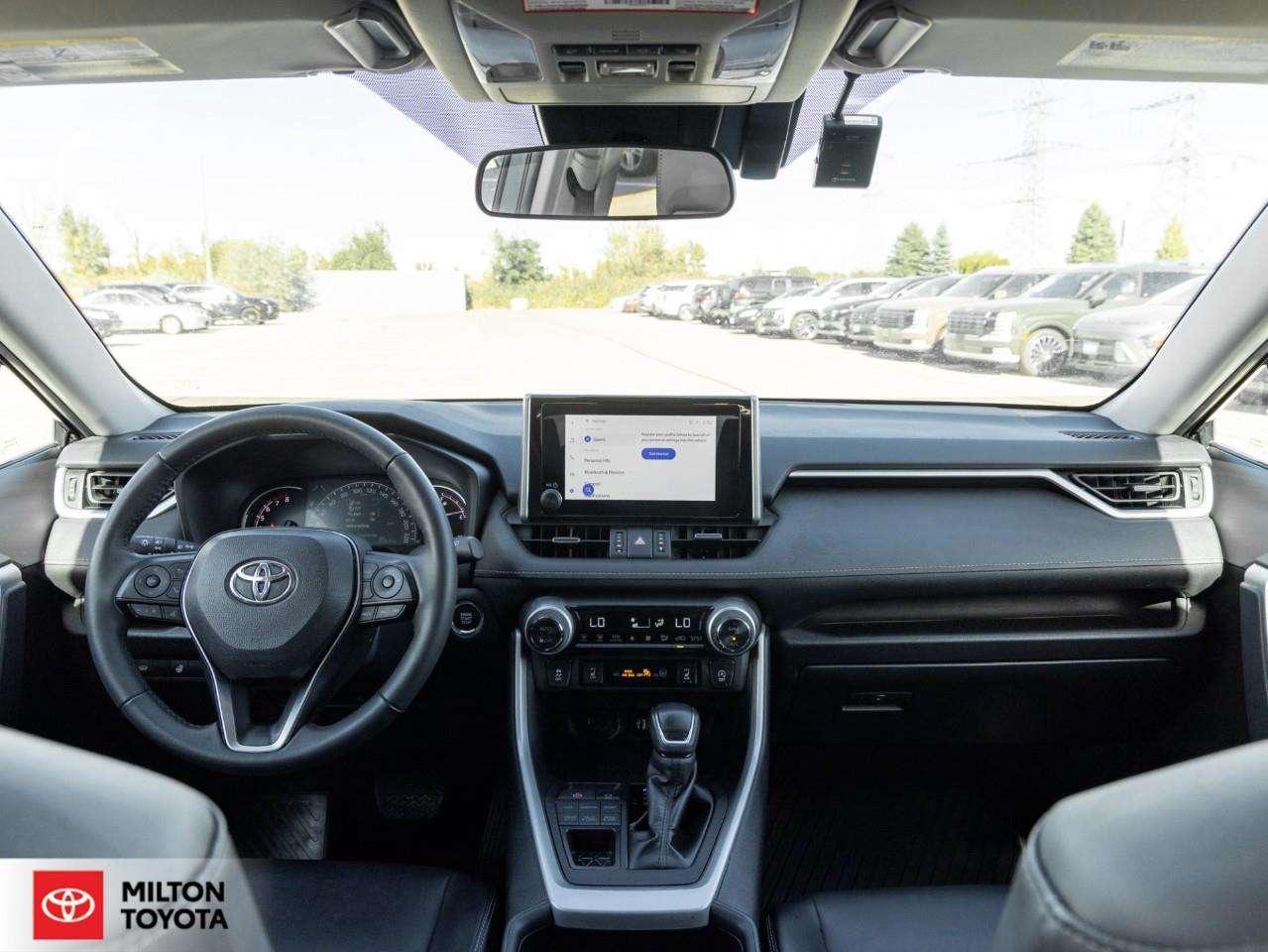 2024 Toyota RAV4 XLE PREMIUM AWD LEATHER SEATING SUNROOF CARPLAY ONE OWNER XLE Photo