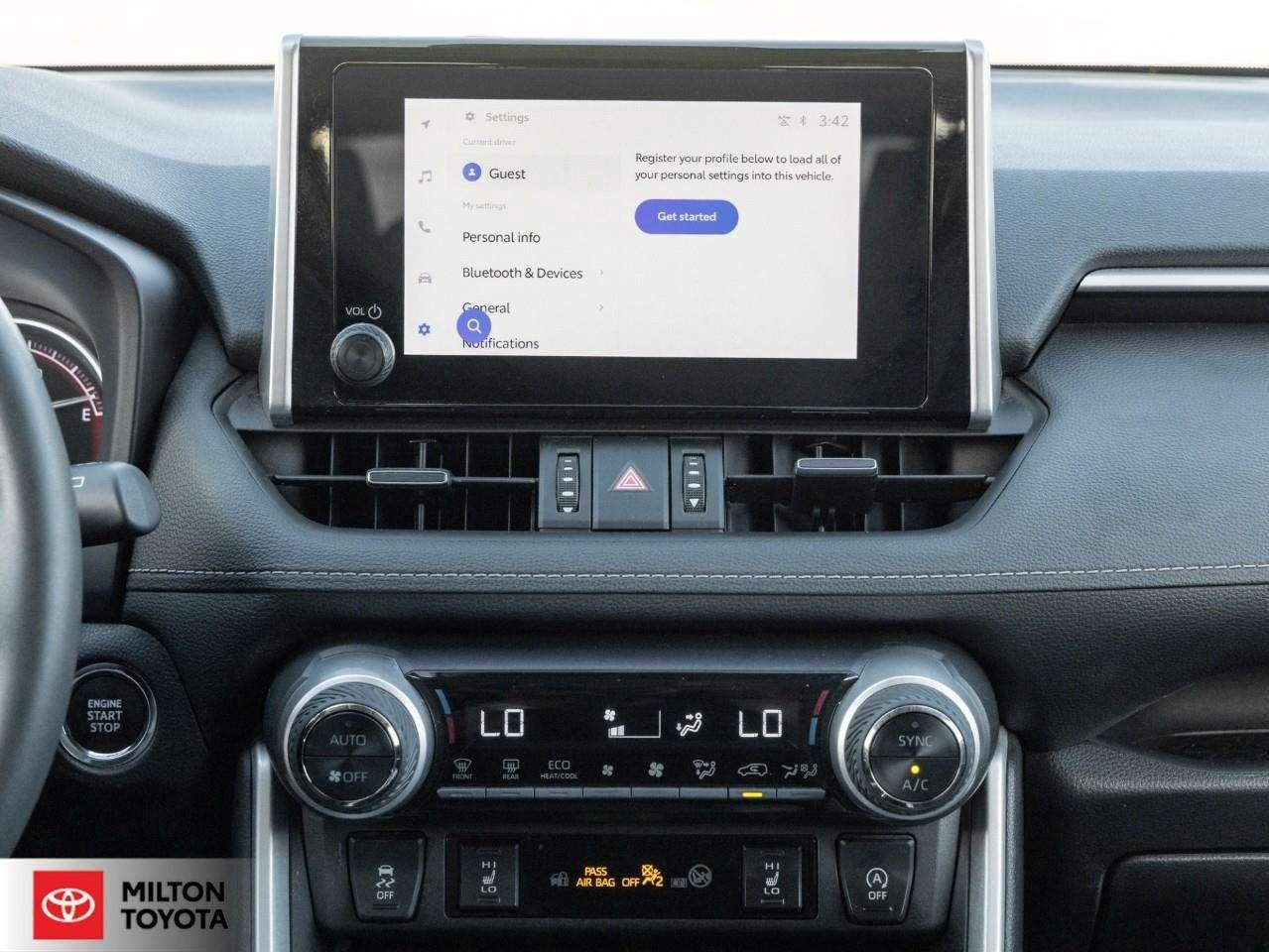 2024 Toyota RAV4 XLE PREMIUM AWD LEATHER SEATING SUNROOF CARPLAY ONE OWNER XLE Photo