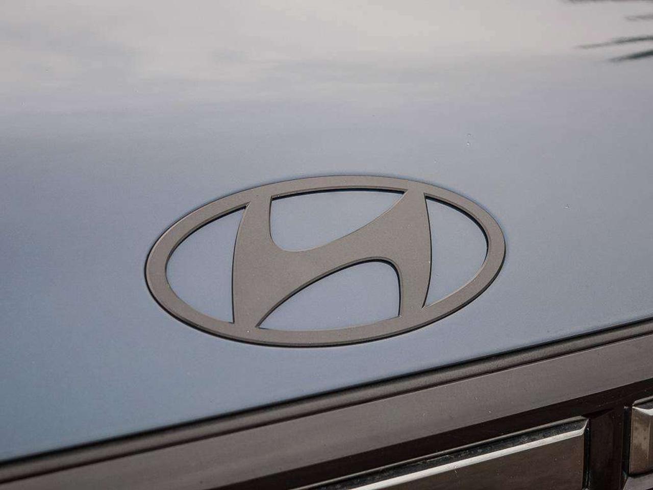 2025 Hyundai Santa Fe XRT   AWD   Adaptive Cruise Control   Navigation   Lane Departure Warning Photo